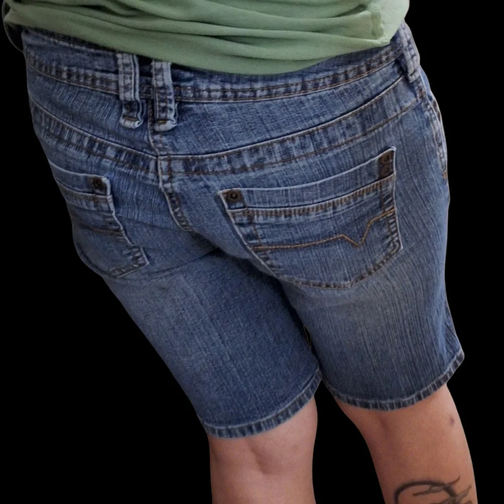 Revolt Jeans Co Y2K Ultra Low Rise Denim Bermuda Shorts Size 5